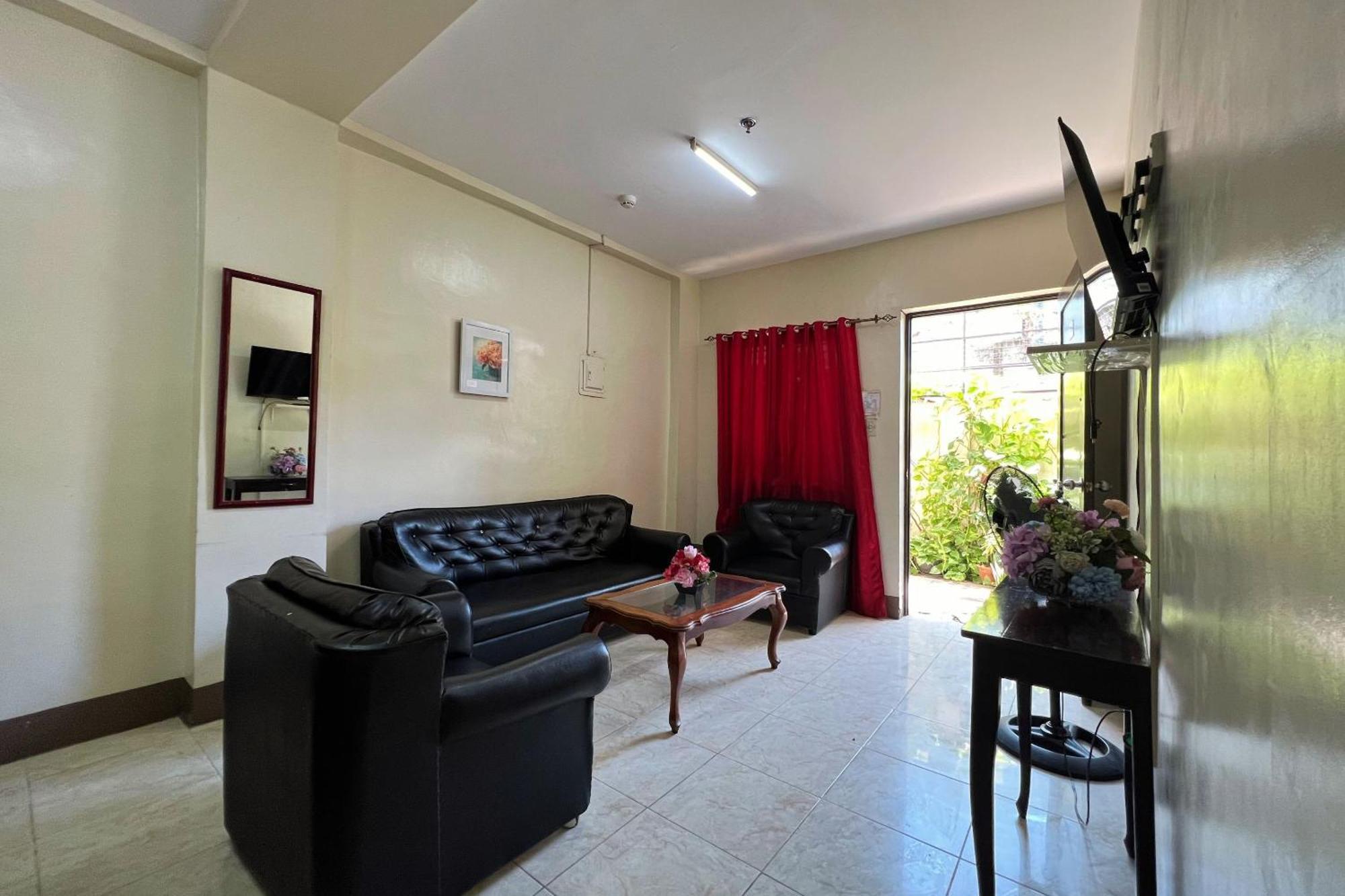 Sta Rosa Inn Iloilo Powered By Cocotel Room photo